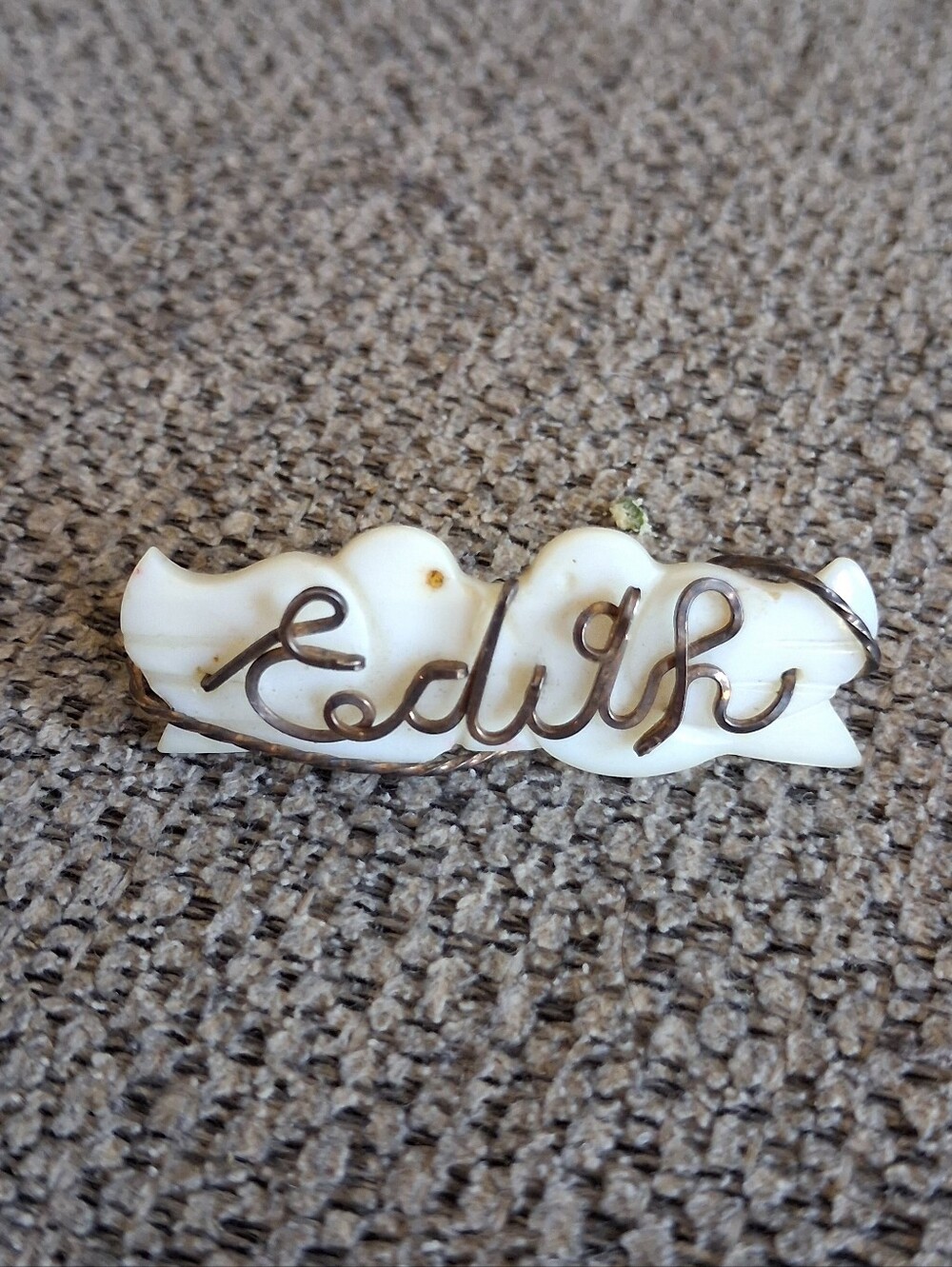 Vintage 'Edith' Script Name Pin Brooch - Cream and Gold